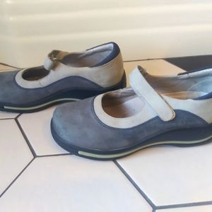 Dansko Leather Mary Jane Sandal Clogs, Size 7.5 / 38, Blue and Gray, New w flaws